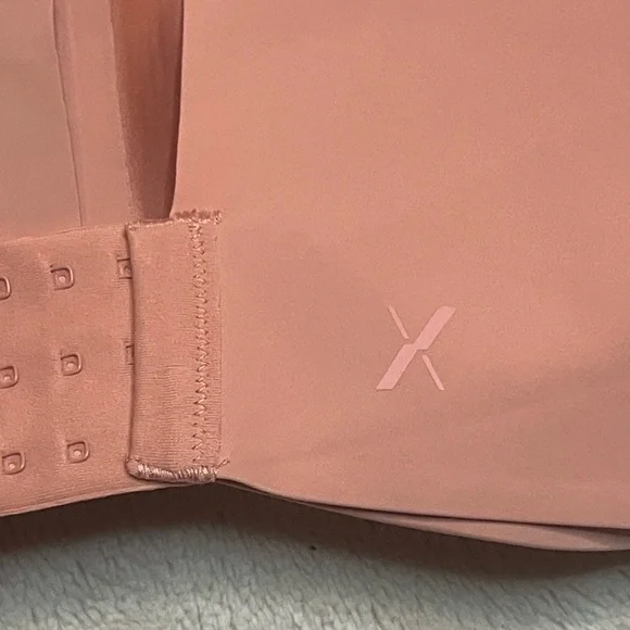 NWOT Knix Catalyst Front Zip Blush Pink Sports Bra sz 8 (40D/DD/DDD/E) - Picture 5 of 8